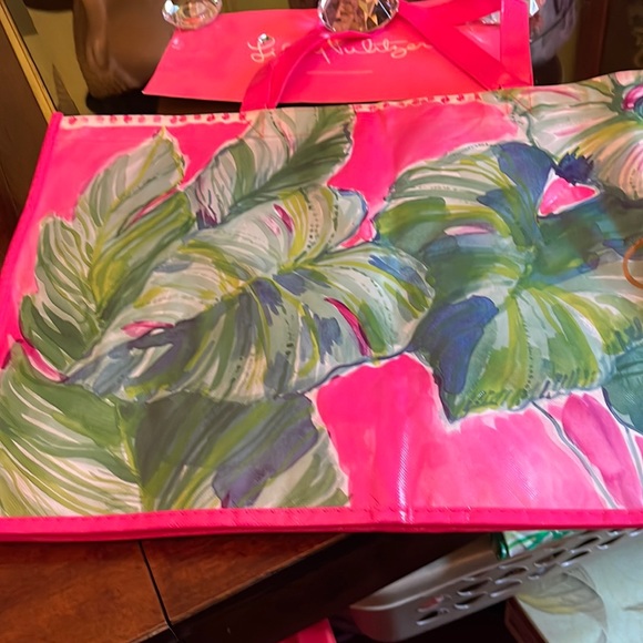 Lilly Pulitzer Other - Lily Pulitzer large insulated shopper pink used. Minor flaws overall great.